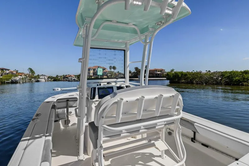 Slide: The Image of Robalo 246 Cayman 2020 - 5814327