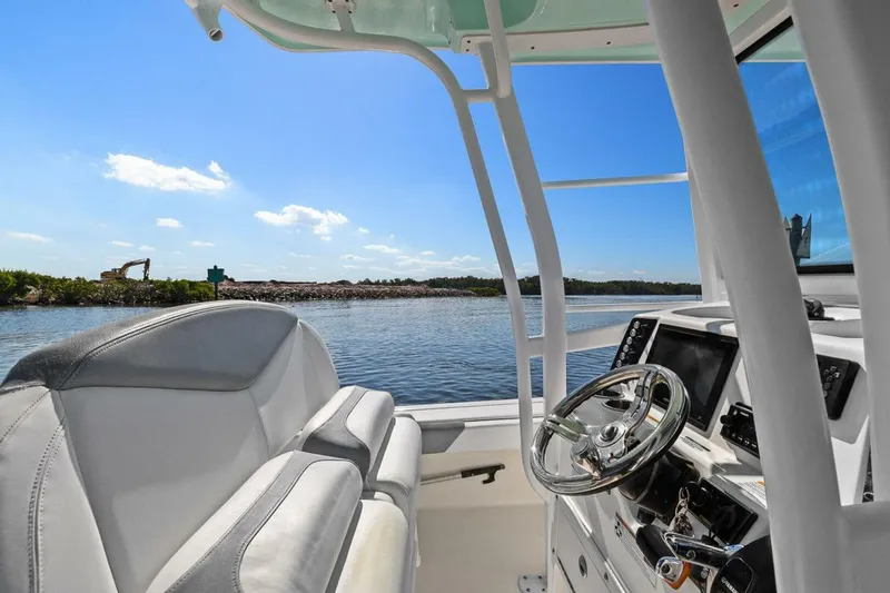 Slide: The Image of Robalo 246 Cayman 2020 - 5814332