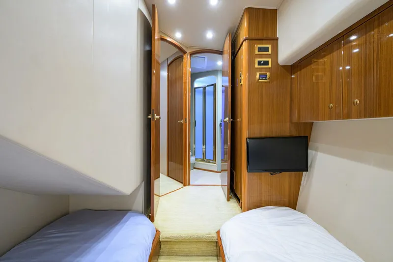 Slide: The Image of Aft Guest Sr View To Private Entry Door To Guest Head - 5817872