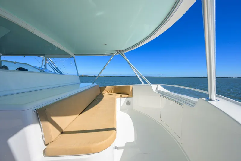 Slide: The Image of Companion Flybridge Settee - 5817882