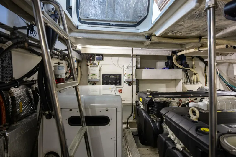 Slide: The Image of 2013 Cruisers Yachts 540 Motor Yacht - 5814732