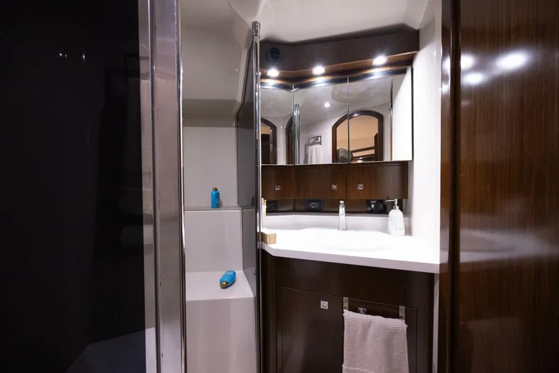 Slide: The Image of 2013 Cruisers Yachts 540 Motor Yacht - 5814722