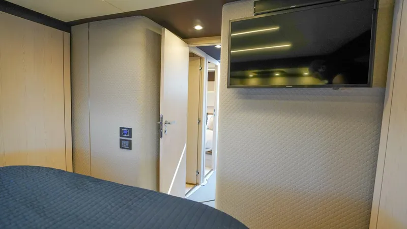 Slide: The Image of Azimut 66 Flybridge 2017 - 5815101