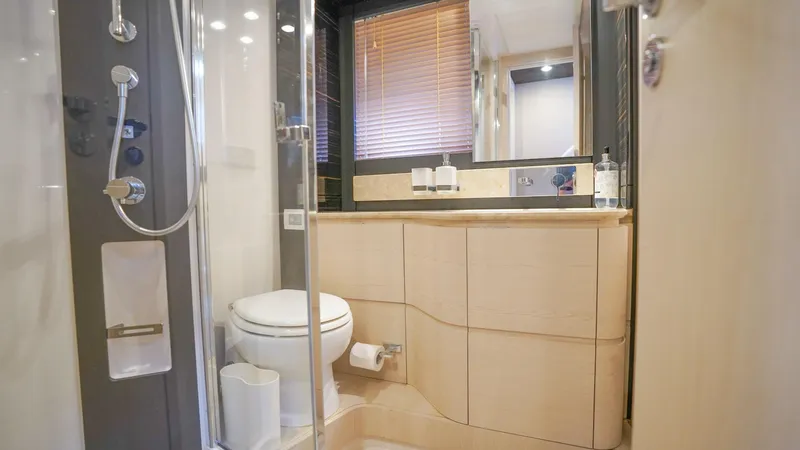 Slide: The Image of Azimut 66 Flybridge 2017 - 5815103