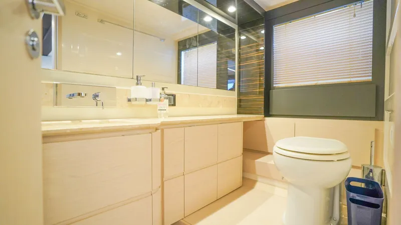 Slide: The Image of Azimut 66 Flybridge 2017 - 5815110