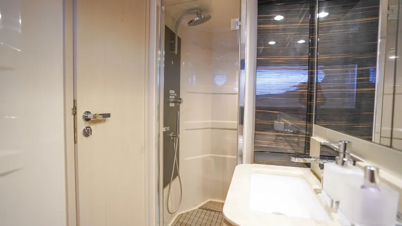 Slide: The Image of Azimut 66 Flybridge 2017 - 5815112