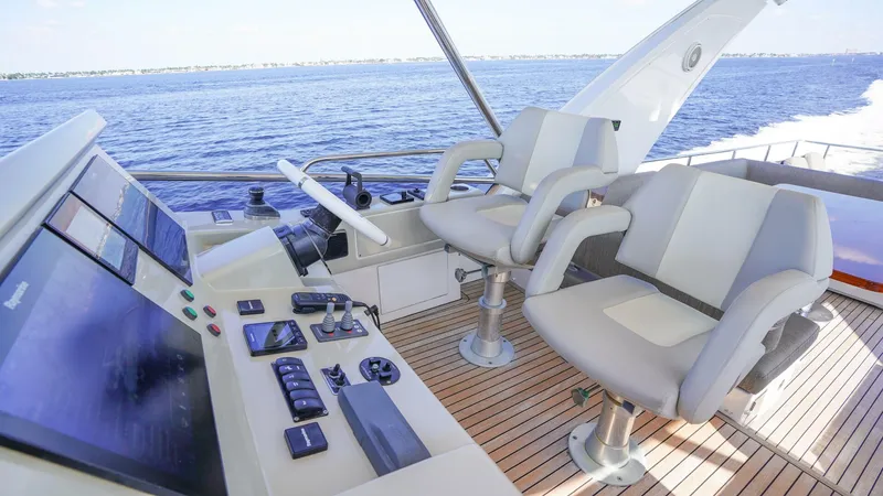 Slide: The Image of Azimut 66 Flybridge 2017 - 5815130