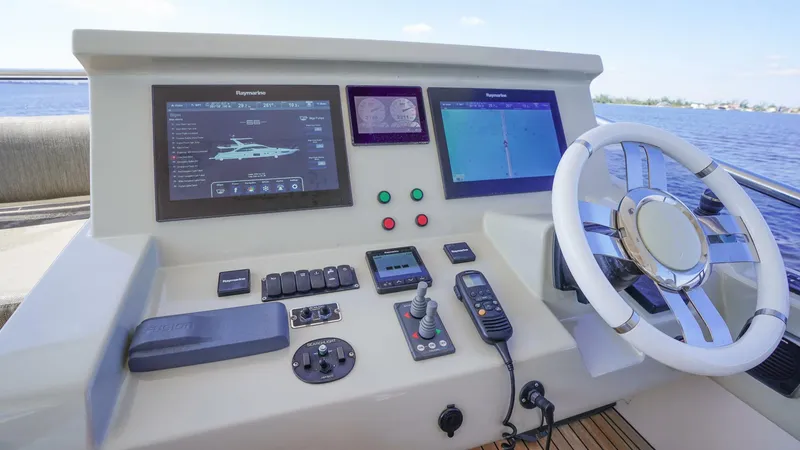 Slide: The Image of Azimut 66 Flybridge 2017 - 5815134