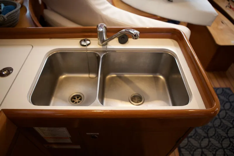 Slide: The Image of Beneteau 393 2006 - 5815100