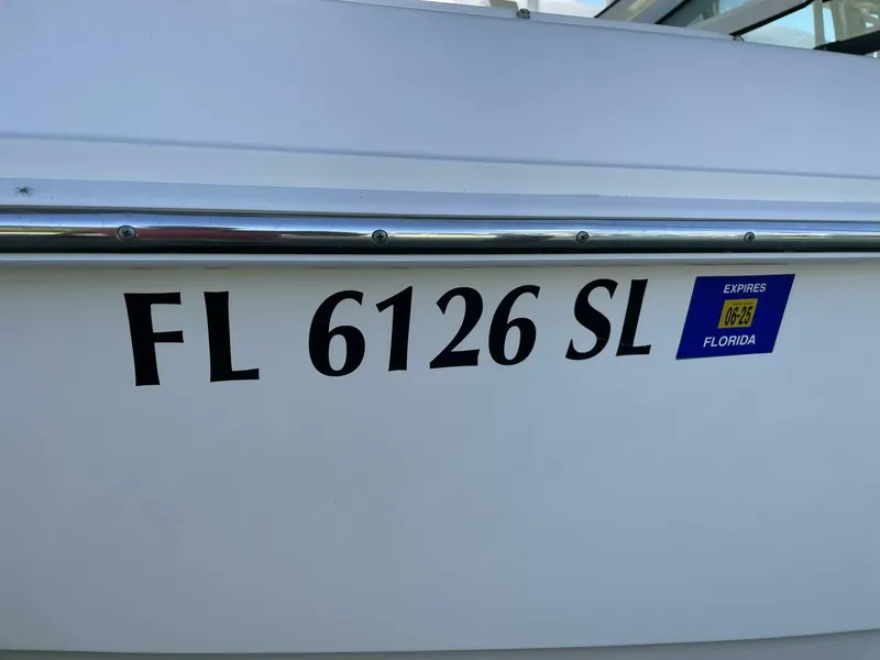 Slide: The Image of Boston Whaler 320 Vantage 2019 - 5815170