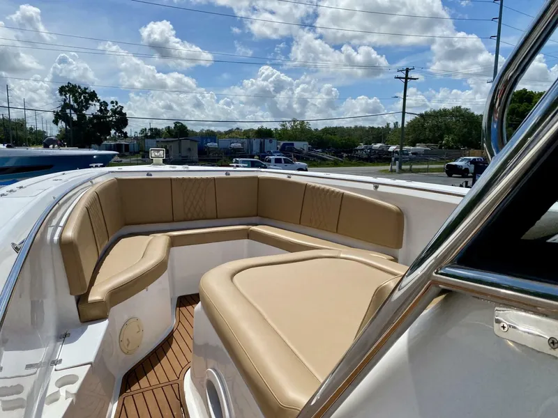 Slide: The Image of Fishing Raptor 390 Solarium 2023 - 5815380