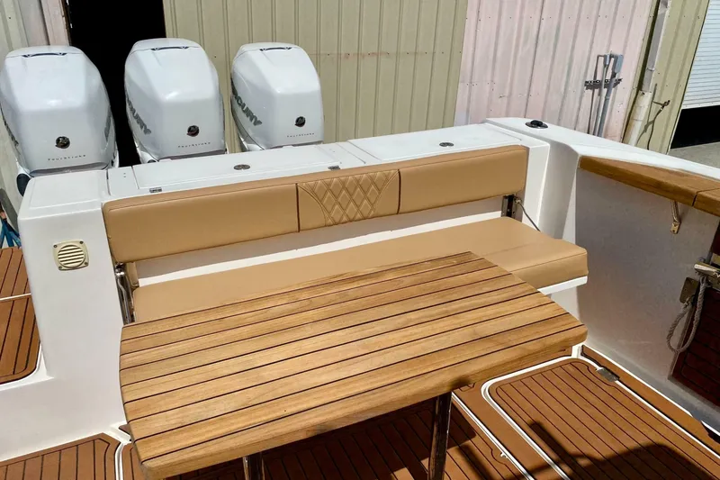 Slide: The Image of Fishing Raptor 390 Solarium 2023 - 7581299