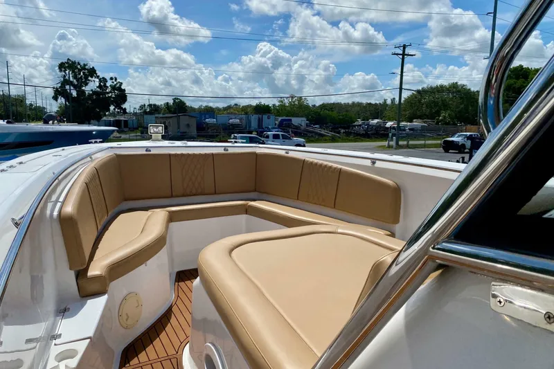 Slide: The Image of Fishing Raptor 390 Solarium 2023 - 7581291