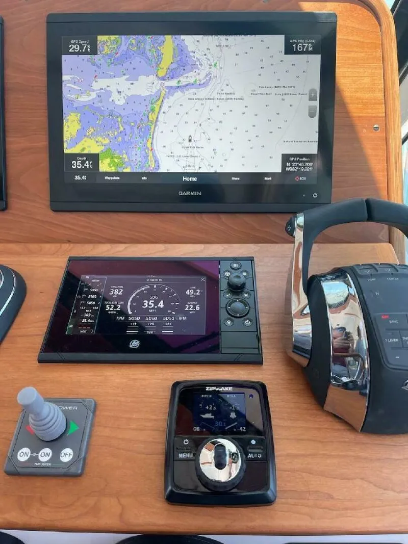 Slide: The Image of Back Cove 390 2021 - 5815439