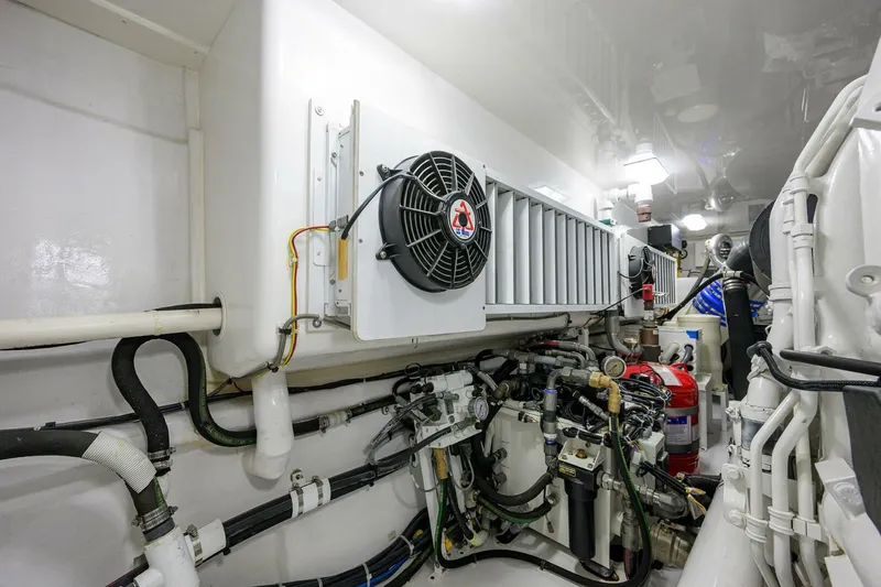 Slide: The Image of Viking 72 Enclosed Bridge 2017 - 5815555