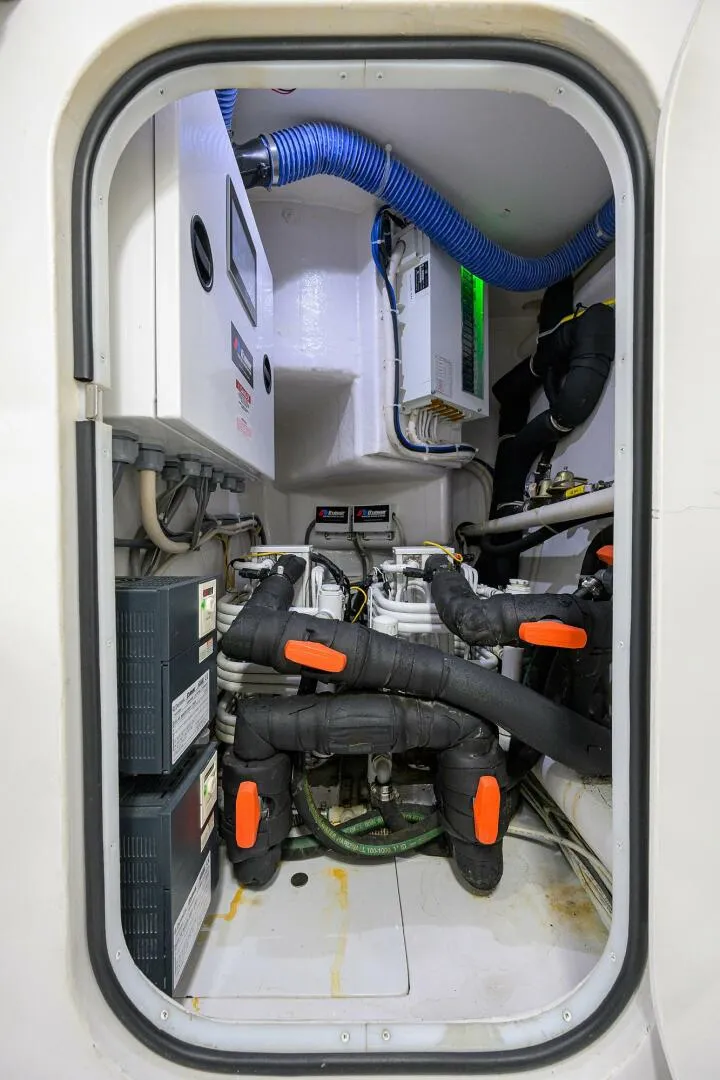 Slide: The Image of Viking 72 Enclosed Bridge 2017 - 5815556