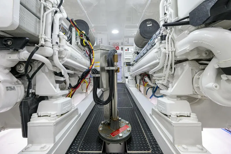 Slide: The Image of Viking 72 Enclosed Bridge 2017 - 5815561