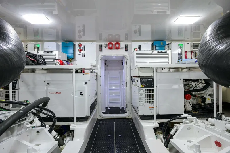 Slide: The Image of Viking 72 Enclosed Bridge 2017 - 5815562