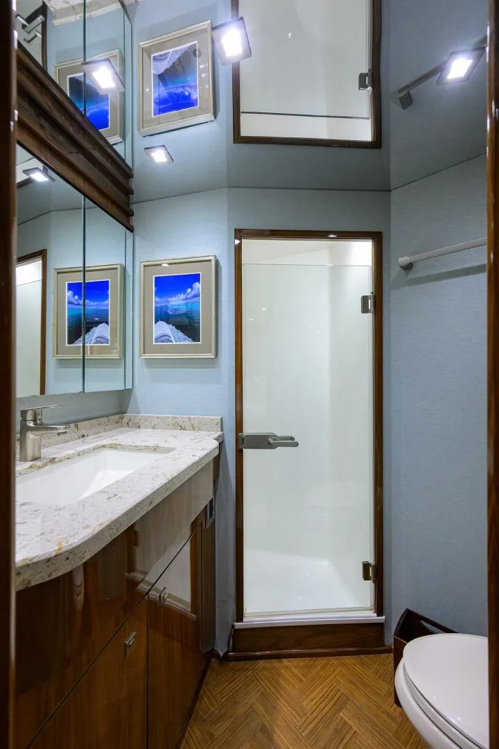 Slide: The Image of Viking 72 Enclosed Bridge 2017 - 5815594