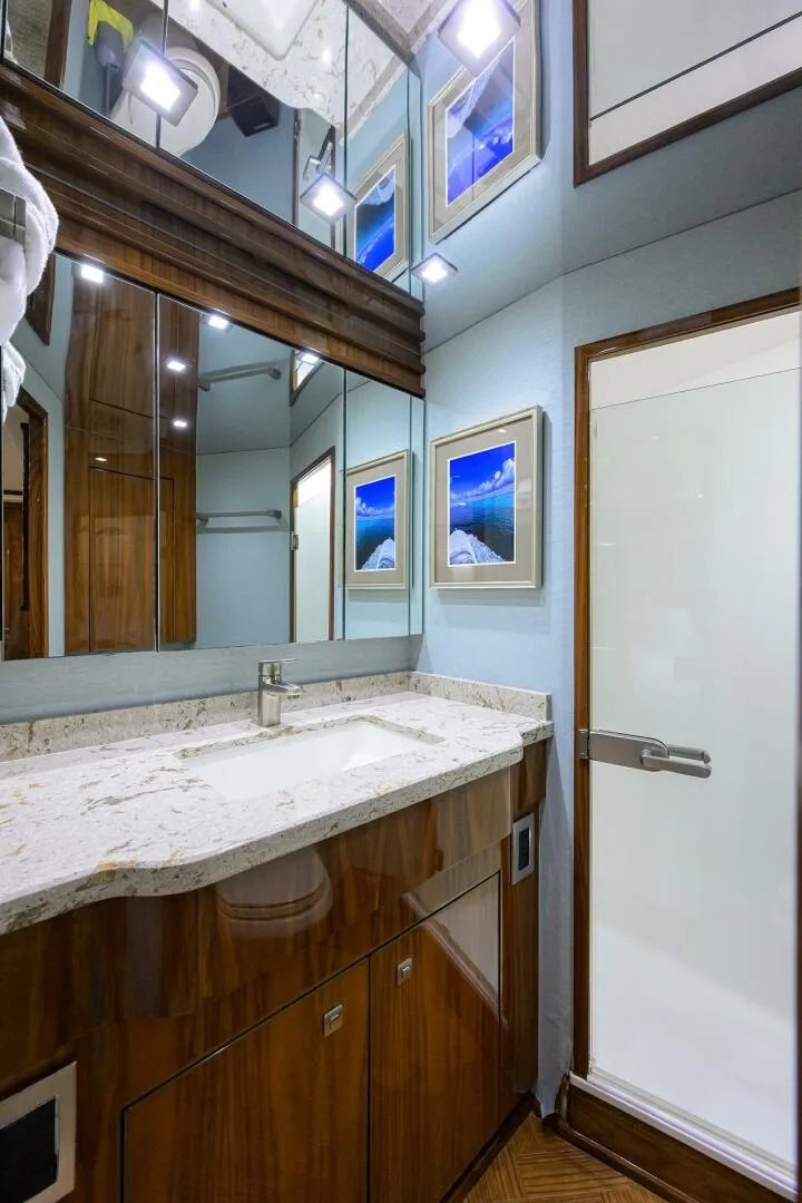 Slide: The Image of Viking 72 Enclosed Bridge 2017 - 5815595