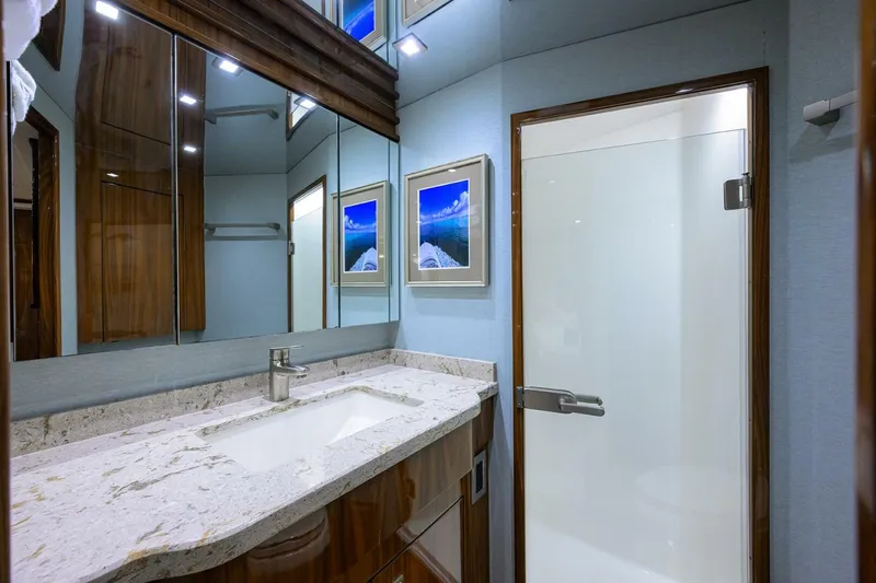 Slide: The Image of Viking 72 Enclosed Bridge 2017 - 5815596