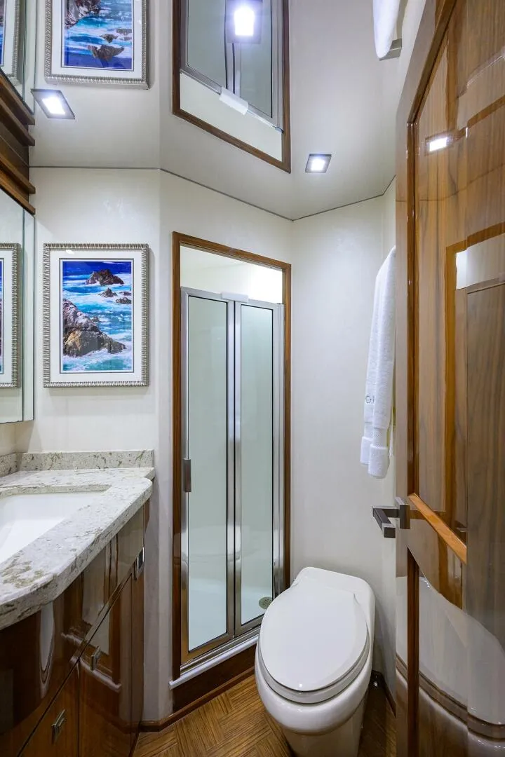 Slide: The Image of Viking 72 Enclosed Bridge 2017 - 5815569