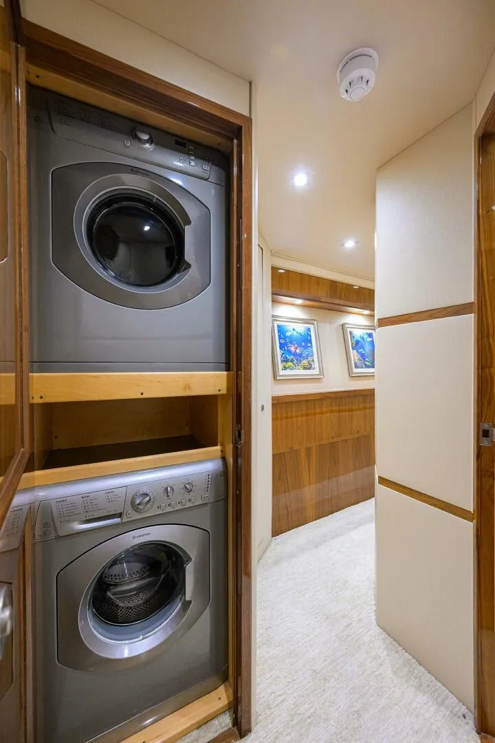 Slide: The Image of Viking 72 Enclosed Bridge 2017 - 5815586