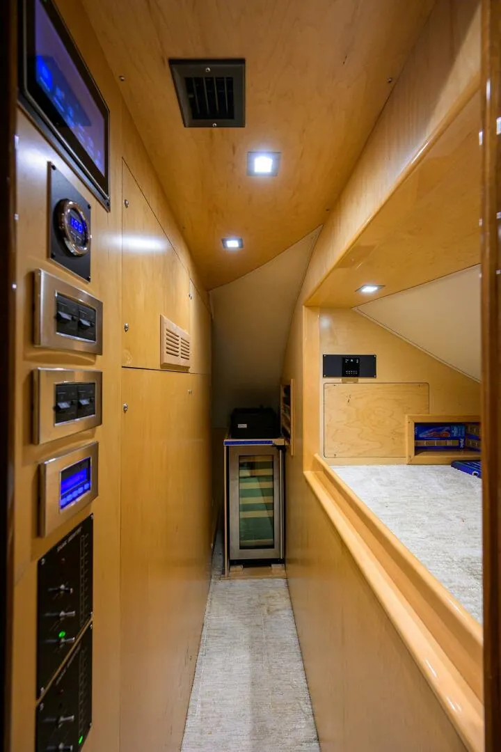 Slide: The Image of Viking 72 Enclosed Bridge 2017 - 5815599