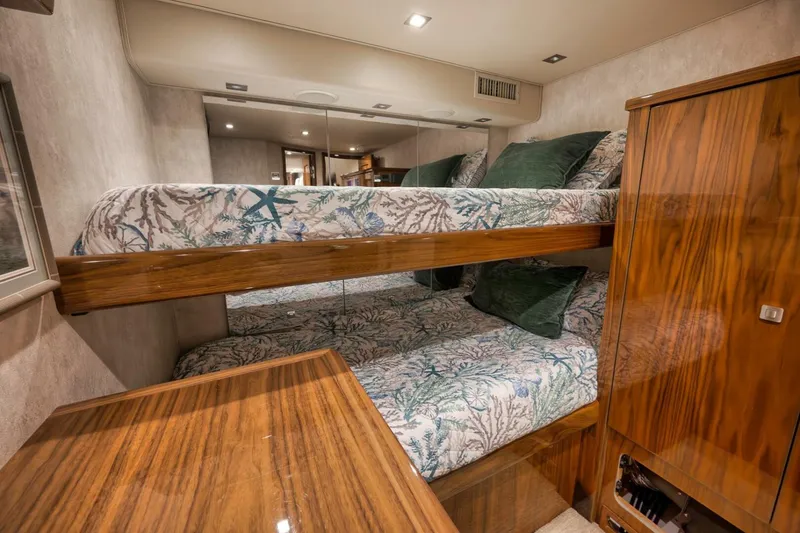 Slide: The Image of Viking 72 Enclosed Bridge 2017 - 5854191