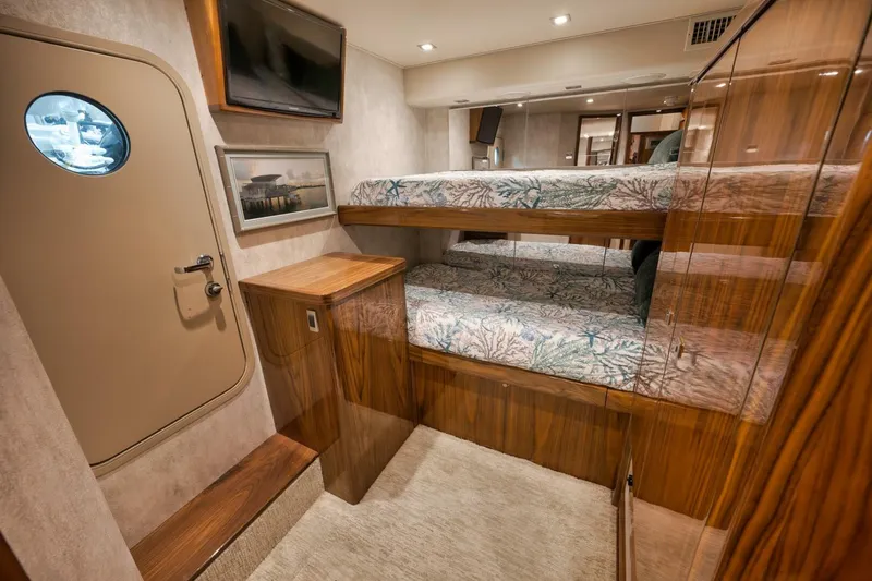 Slide: The Image of Viking 72 Enclosed Bridge 2017 - 5854190