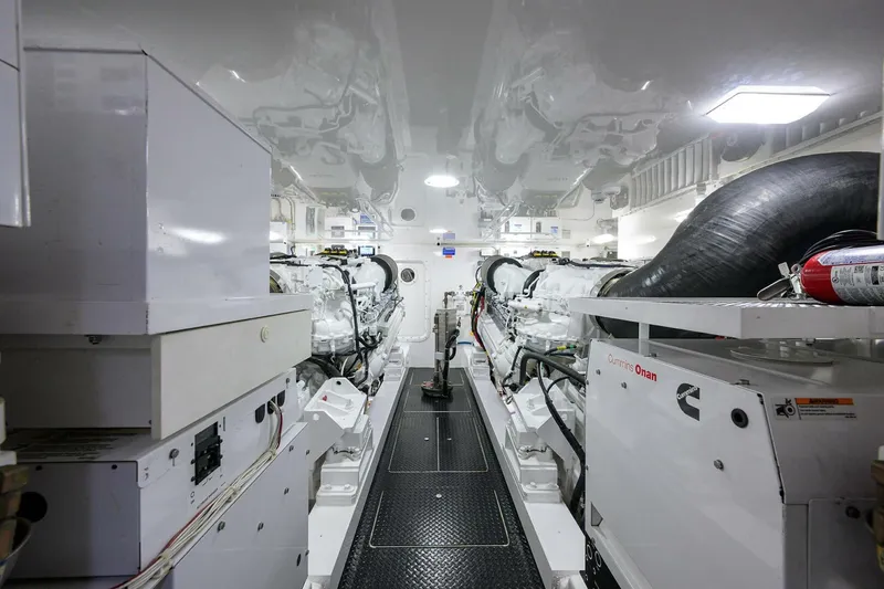 Slide: The Image of Viking 72 Enclosed Bridge 2017 - 5815546