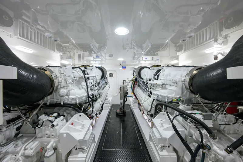 Slide: The Image of Viking 72 Enclosed Bridge 2017 - 5815547