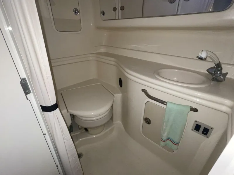Slide: The Image of Sea Ray 320 Sundancer 2005 - 5815688