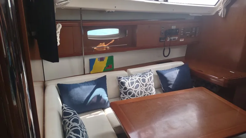 Slide: The Image of Beneteau Oceanis 43 2011 - 6786621