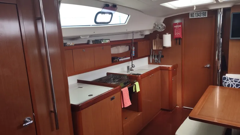 Slide: The Image of Beneteau Oceanis 43 2011 - 6786624