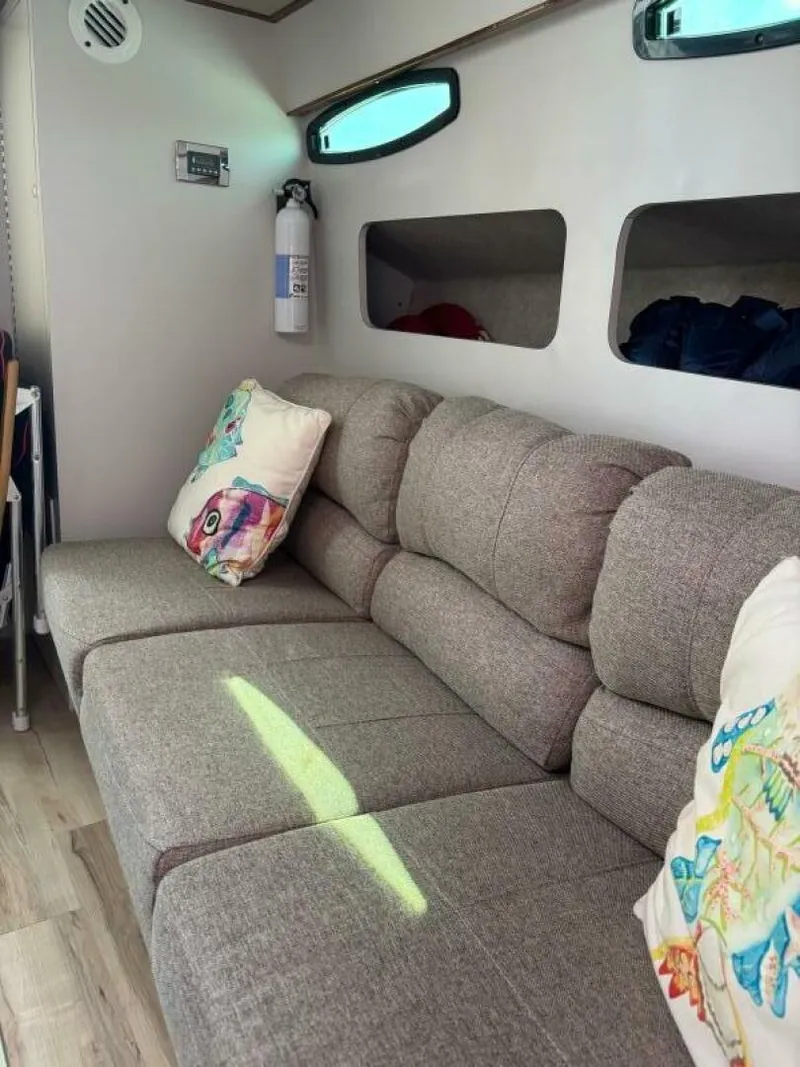 Slide: The Image of Chris-Craft 284 1987 - 5817186