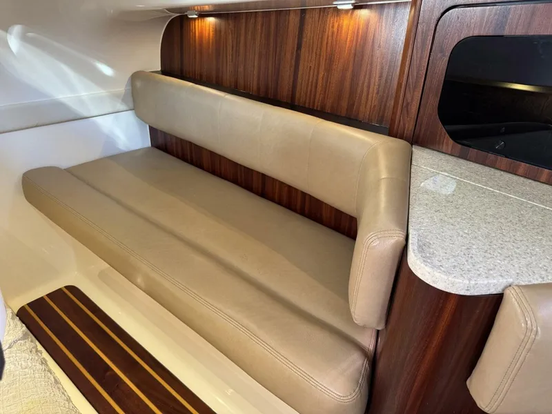 Slide: The Image of Pursuit 375 OS 2011 - 5818051