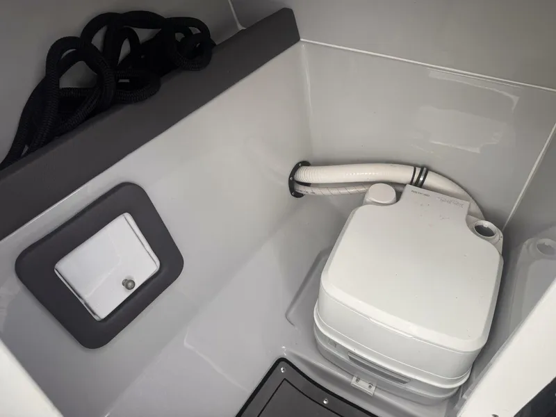 Slide: The Image of Rinker 23 2020 - 5818068