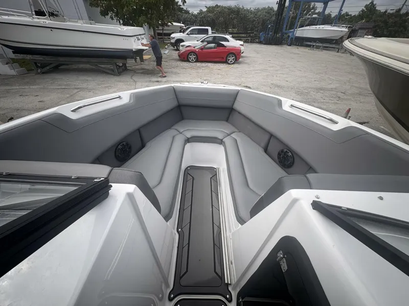 Slide: The Image of Rinker 23 2020 - 5818069