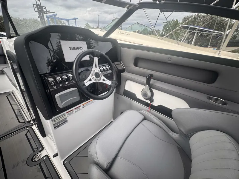 Slide: The Image of Rinker 23 2020 - 5818071