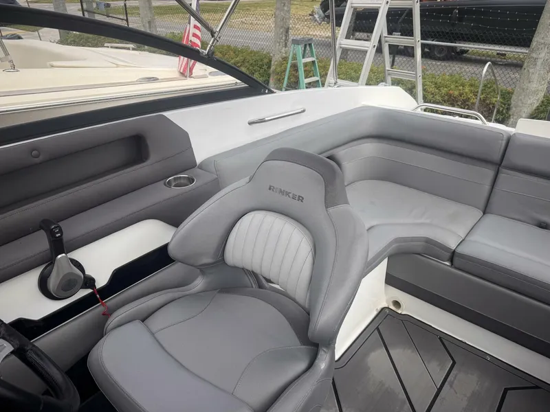 Slide: The Image of Rinker 23 2020 - 5818072