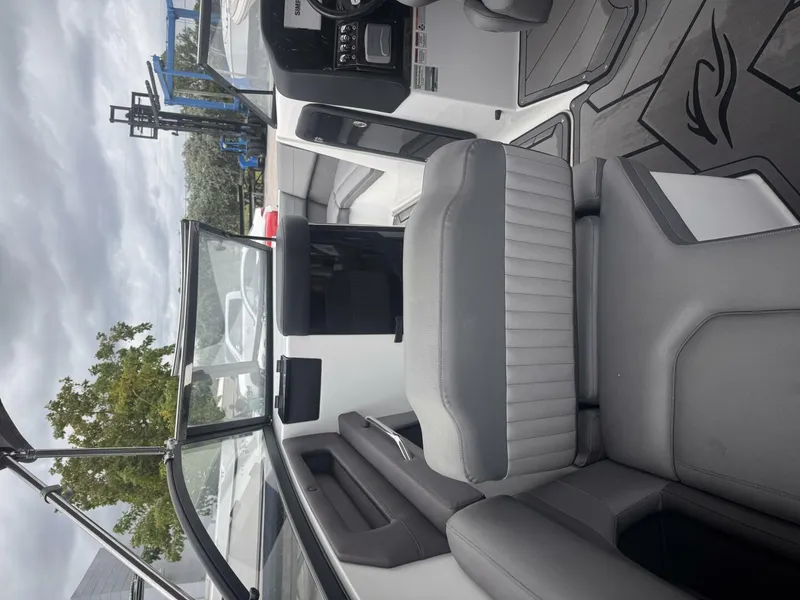 Slide: The Image of Rinker 23 2020 - 5818066