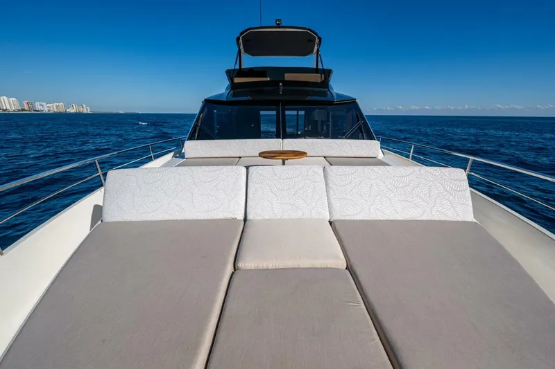 Slide: The Image of Astondoa AS5 2023 - 5818107