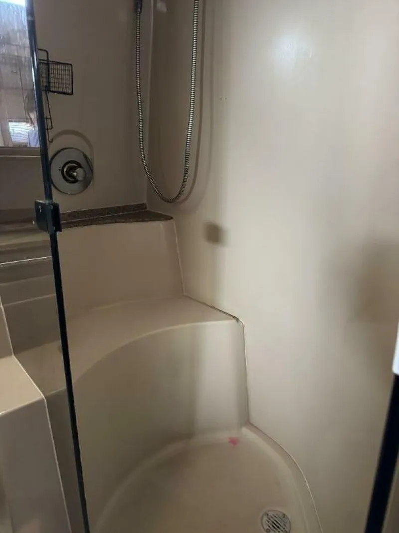 Slide: The Image of Cruisers Yachts 4270 2001 - 5818635