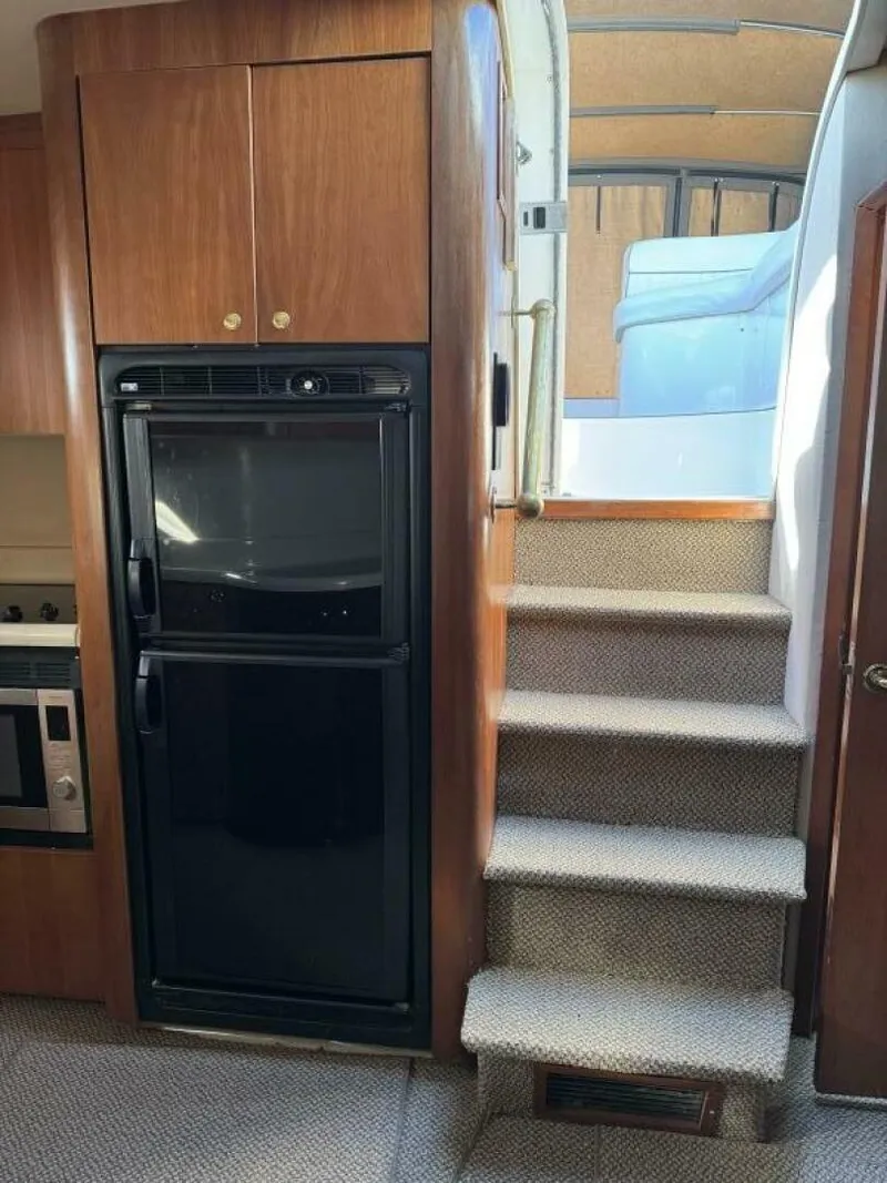 Slide: The Image of Cruisers Yachts 4270 2001 - 5818639