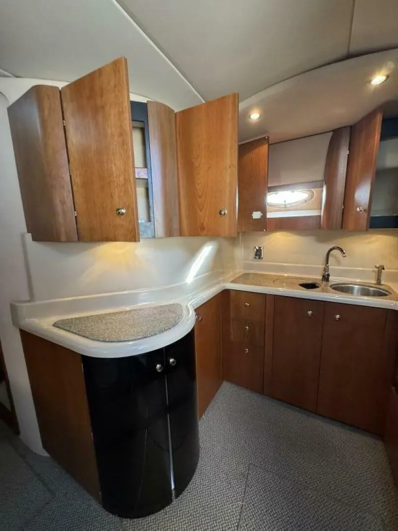 Slide: The Image of Cruisers Yachts 4270 2001 - 5818643