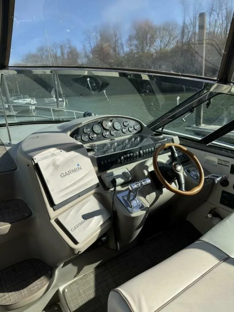 Slide: The Image of Cruisers Yachts 4270 2001 - 5818590