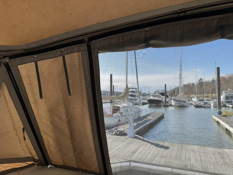 Slide: The Image of Cruisers Yachts 4270 2001 - 5818678