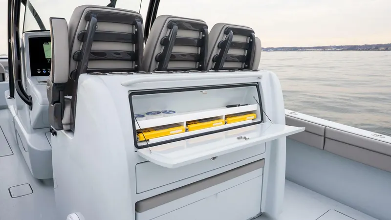 Slide: The Image of Valhalla Boatworks V-33 2023 - 5819316