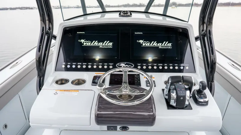 Slide: The Image of Valhalla Boatworks V-33 2023 - 5819339